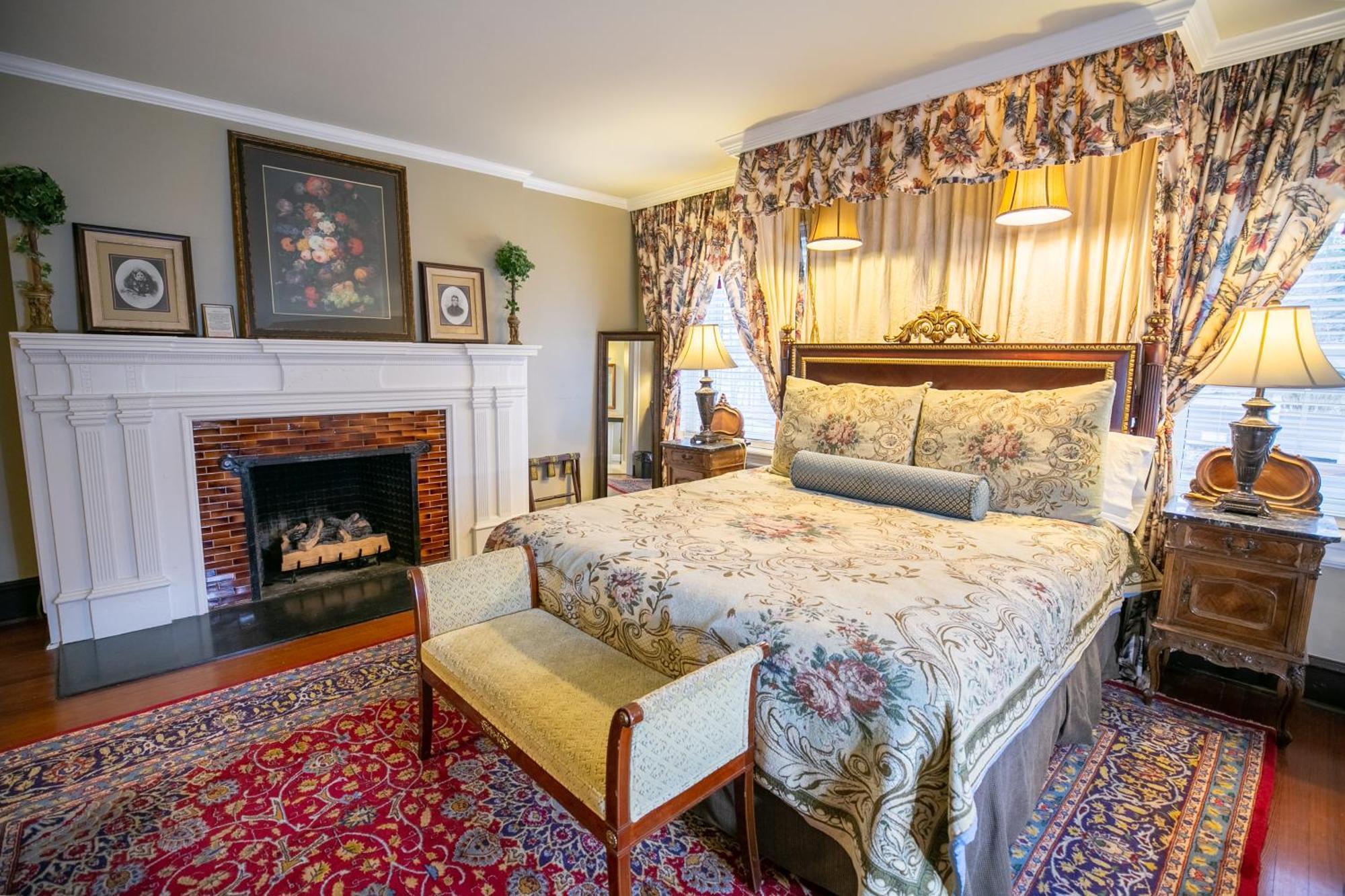 Cameron Estate Inn Mount Joy Bagian luar foto