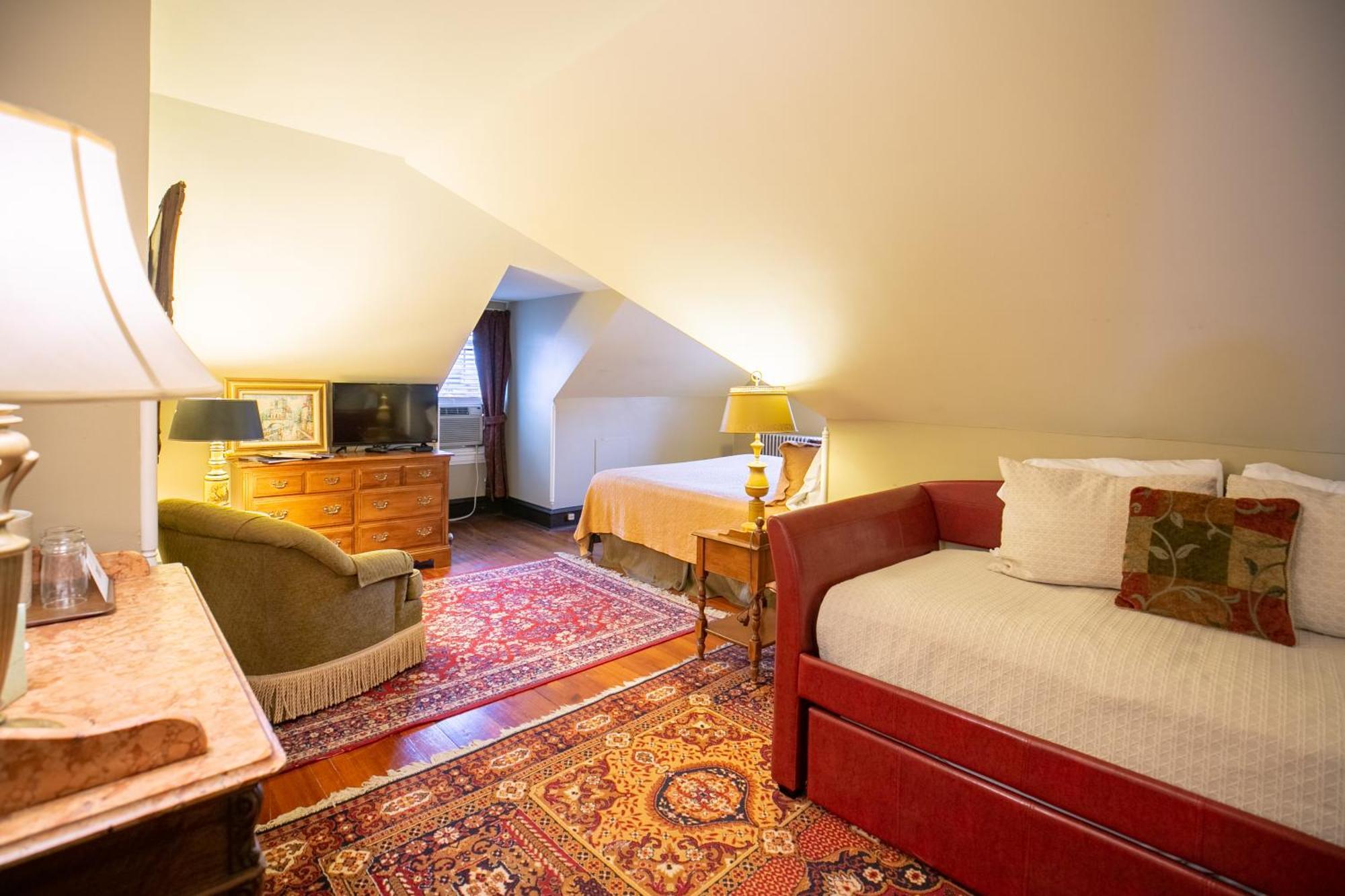 Cameron Estate Inn Mount Joy Bagian luar foto