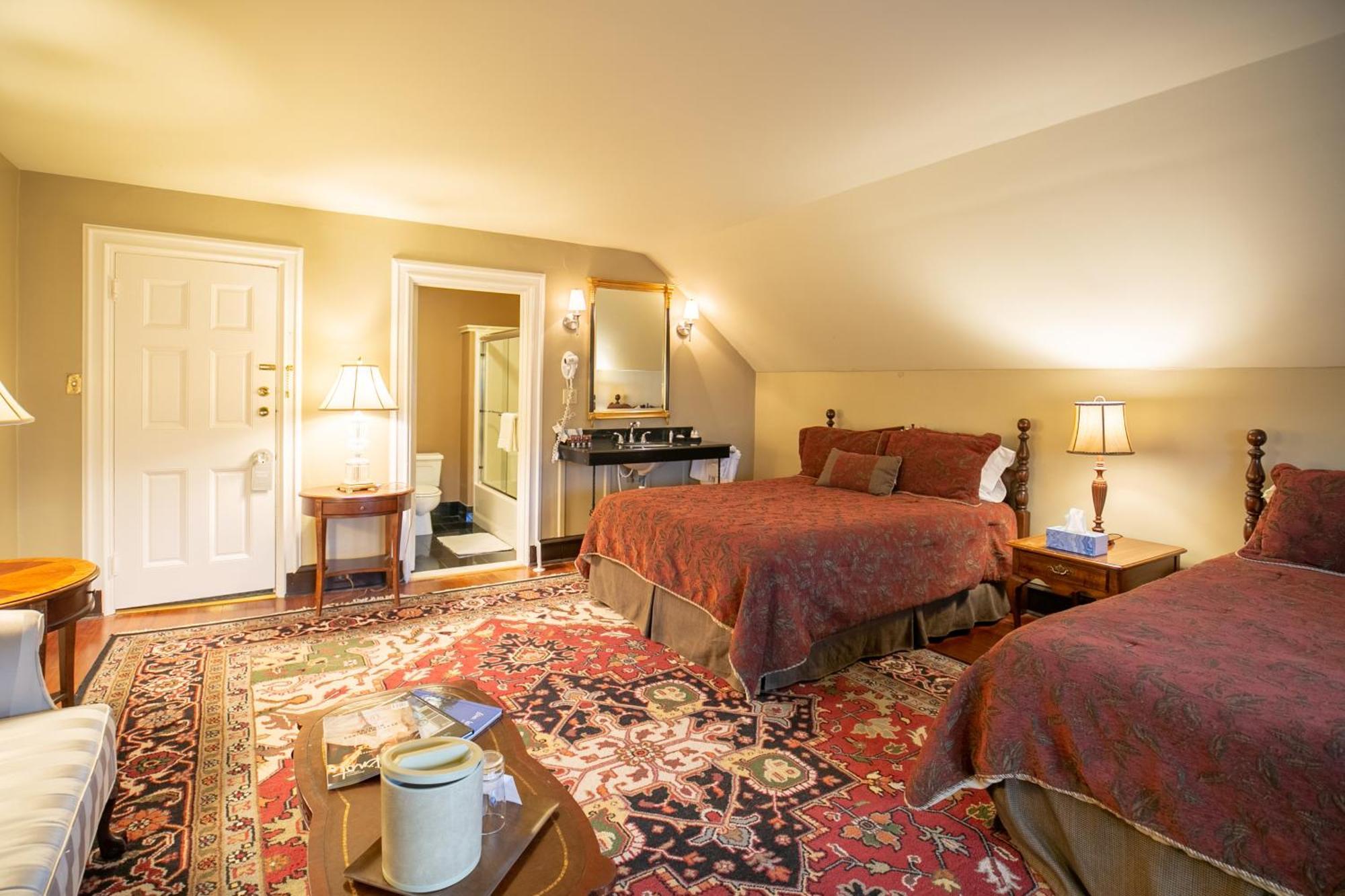 Cameron Estate Inn Mount Joy Bagian luar foto