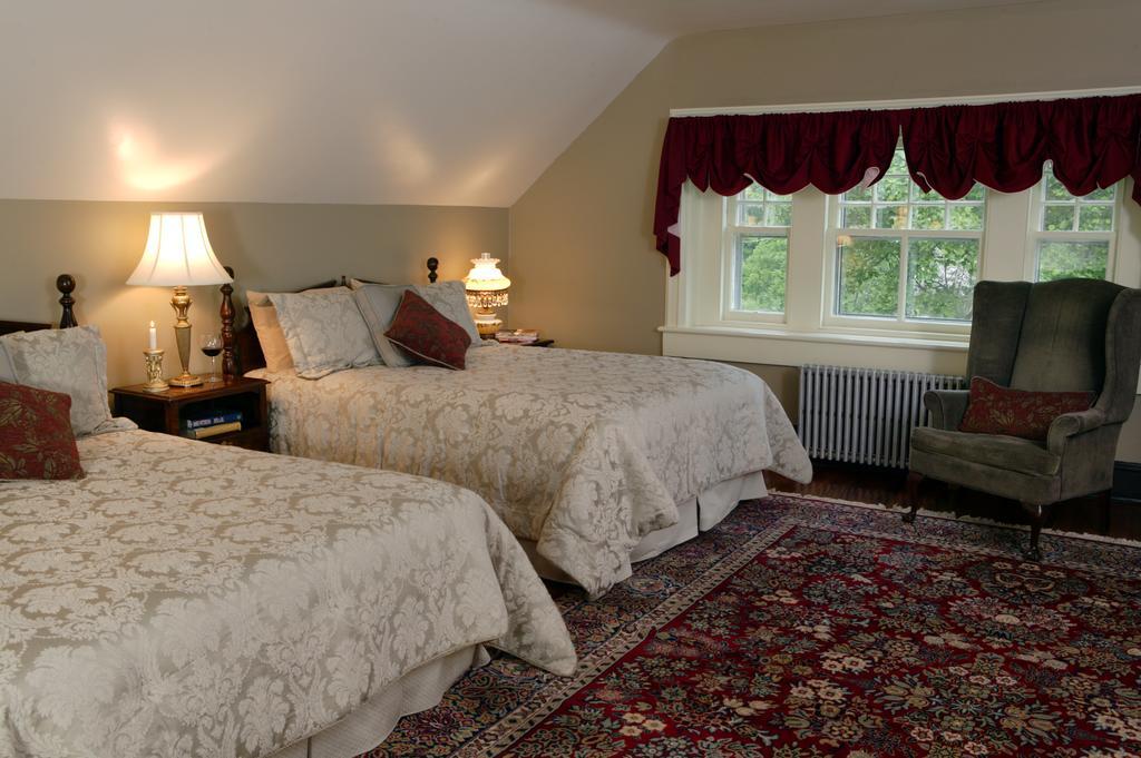 Cameron Estate Inn Mount Joy Bagian luar foto